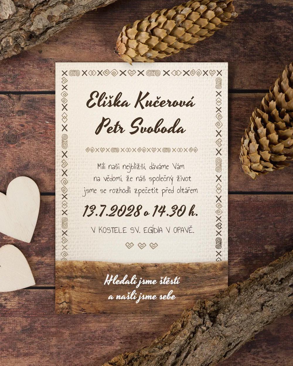 Svatební oznámení s lidovým dřevěným motivem 8/9