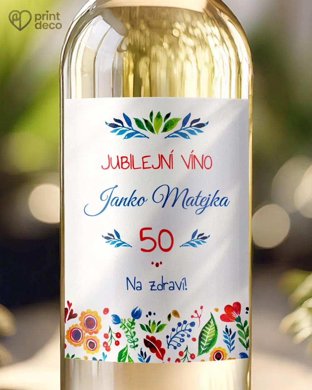 Etikety na láhve s folklórním motivem